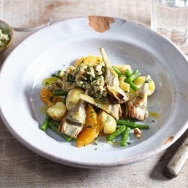 Aardappelsalade met artisjokken en walnotentarator