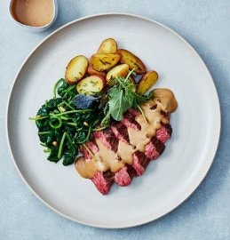 Bavette met paprikasaus