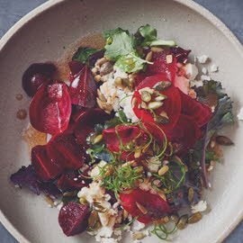 Bietjes met geitenkaas en geroosterde noten