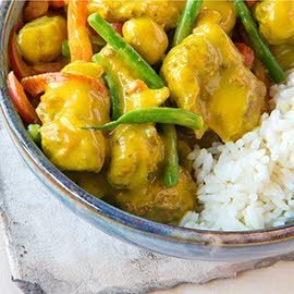Chinese Kip met curry-kokos, groenten en rijst (snel klaar)