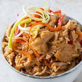 Chinese Kleverige kip “five spices” met wokgroenten en basmatirijst