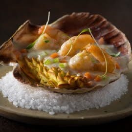 Coquilles Saint-Jacques aux scampis et légumes