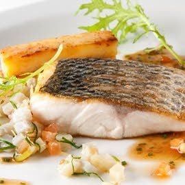 Filet de bar avec Escabeche d'artichauts et ponzu
