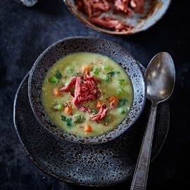 Hollandse erwtensoep met pulled pork