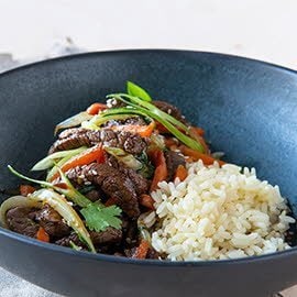 Lanières de bœuf Teryaki à la japonaise, légumes croquants et riz