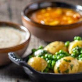 Grenailles aux petits pois et pesto aux herbes.