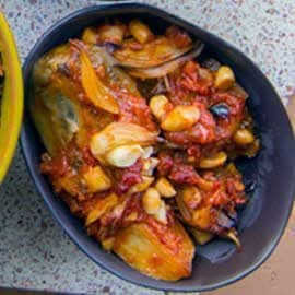 Midden-Oosterse aubergine en tomaat