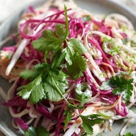 Rode witte koolsalade met limoenmayonaise