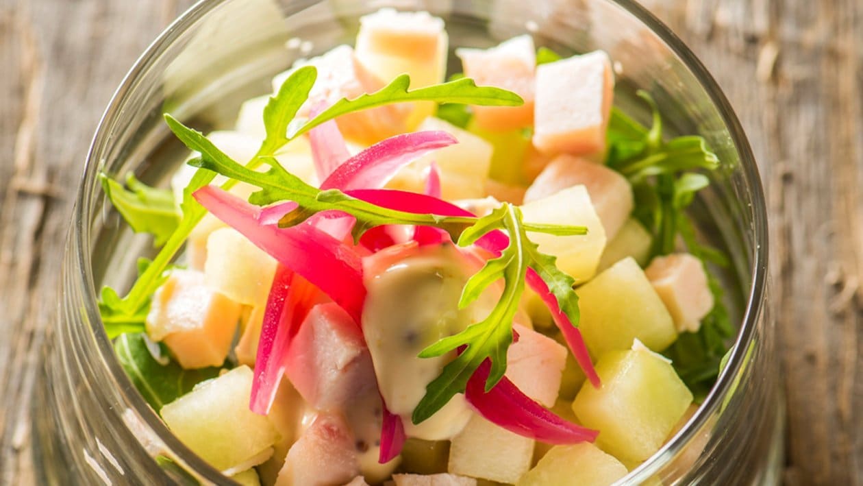 Salade van gerookte kipfilet met mosterd-honing dressing – - Recept 