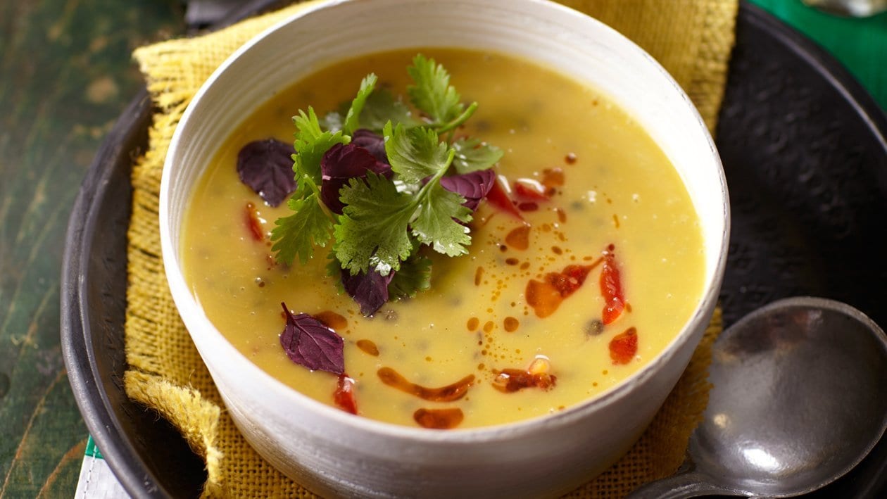 Soupe au potiron de Thaïlande épicée au lait de coco et coriandre – - Recette