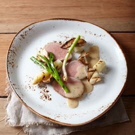 Kalfsmuis met gegrilde groenten en champignonsaus met salie