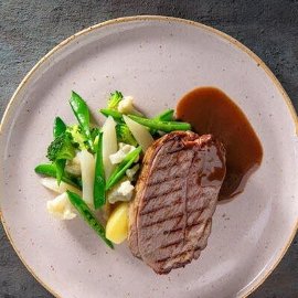 Gigot d’agneau, navarins de légumes/ Jus d’agneau