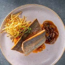 Truite saumonée, compote de potiron, pommes, sauce ardennaise