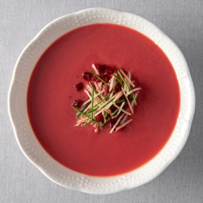 Soupe de betterave rouge, chou-rave et pomme