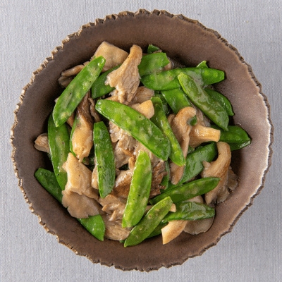 Pois mange-tout et pleurotes