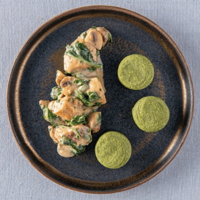 Stoofpot van kip, champignons en spinazie als fingerfood