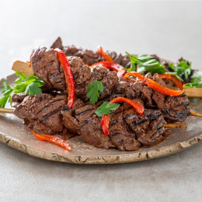 Gemarineerde runderspiesjes of saté manis