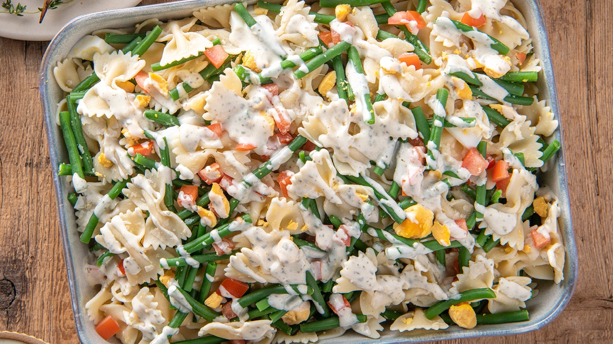 Salade de pâtesaux haricots verts et vinaigrette césar au pesto – - Recette