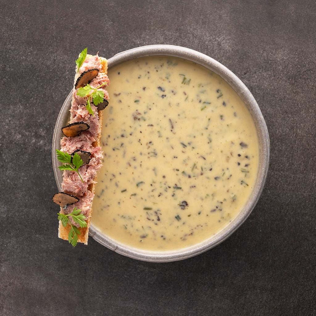 Soupe de truffes au mascarpone et toast aux rillettes d’oie