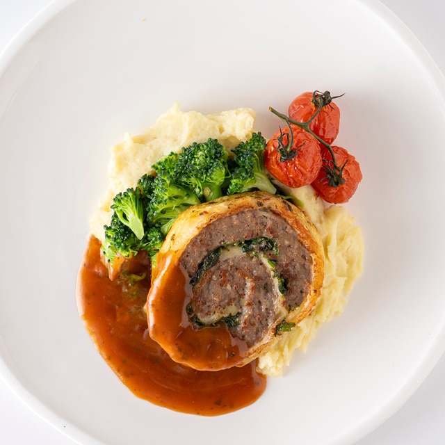 Haché en habit de Saint-Valentin, brocoli et purée de pommes de terre