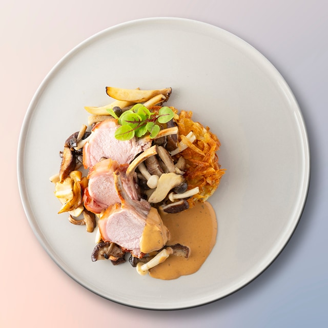 Speenvarkenkoteletjes met wilde bospaddestoelen