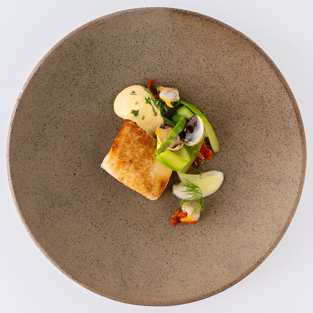 Bar aux coques et asperges vertes