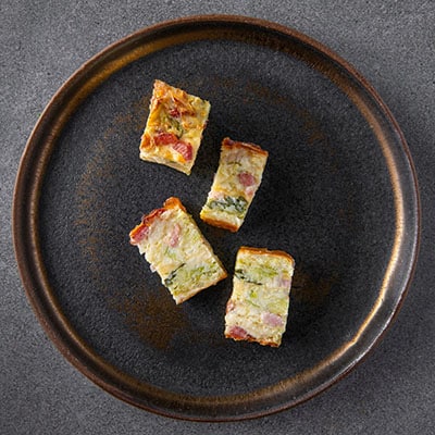 Quiche au chou de Milan, lard fumé et fromage d’abbaye