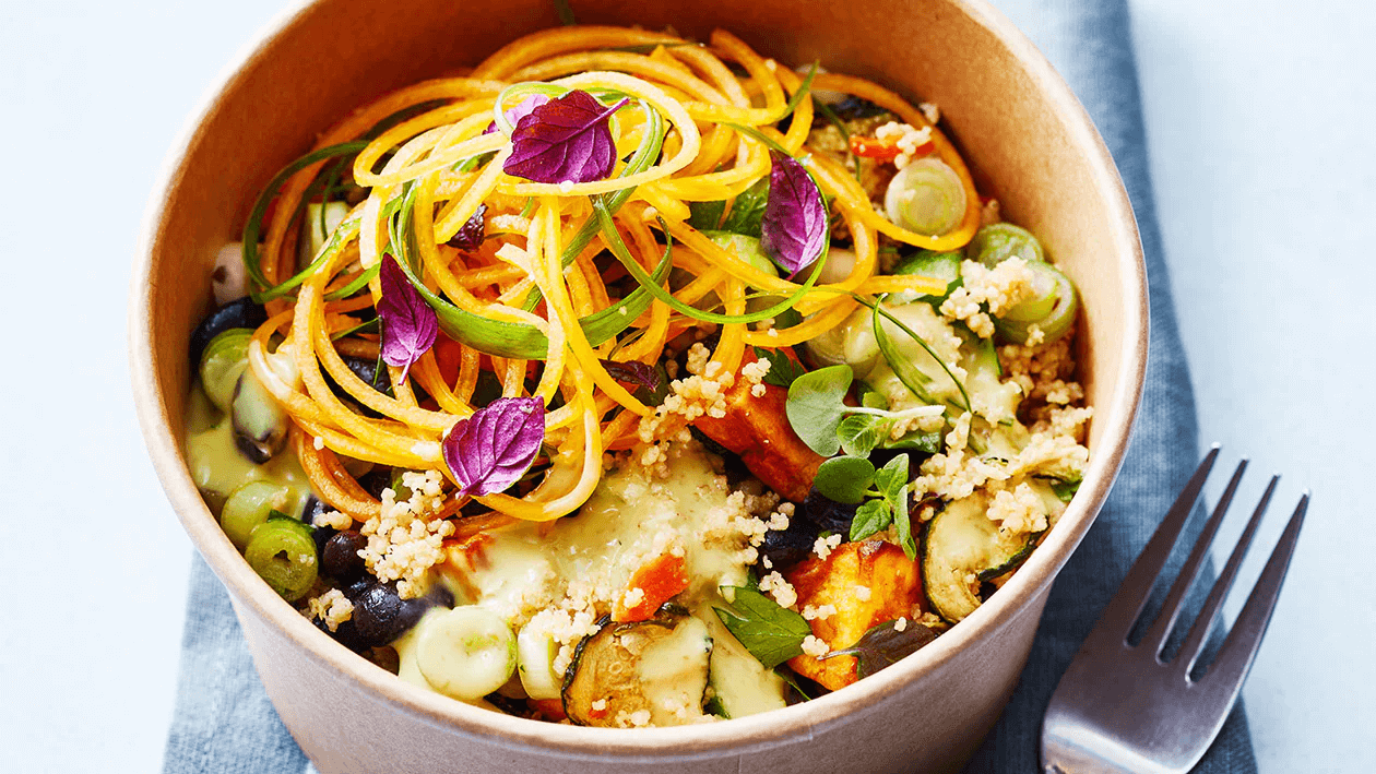 Couscous salade met geroosterde zoete aardappel en yoghurt dressing (delivery) – Recept 