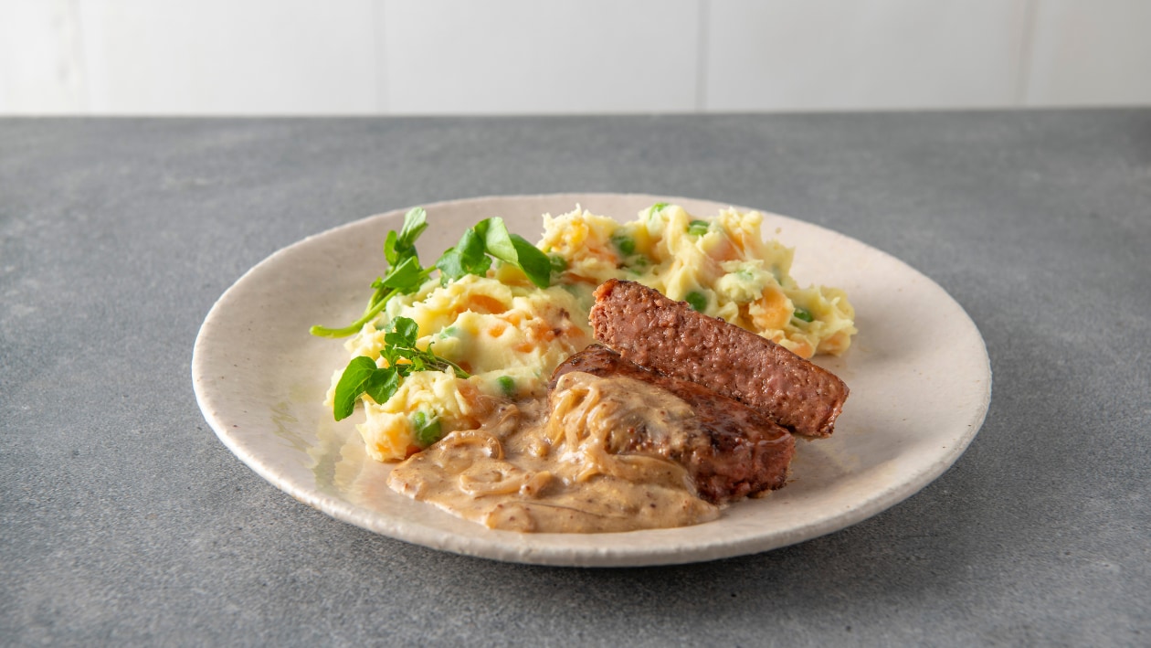 Stoemp van aardappel, Raw NOBeef Burger en een mosterd-ui saus – - Recept 