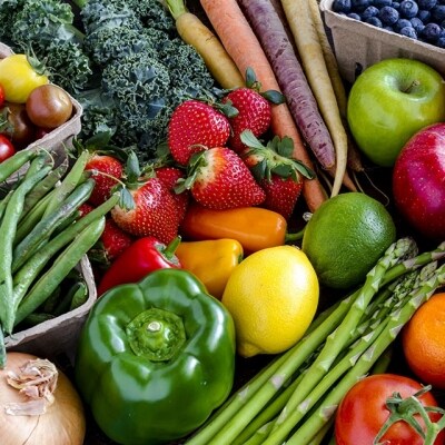 Selectie van seizoensgroenten: paprika, asperges, broccoli,...