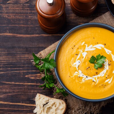 Wortelsoep met toefje crème