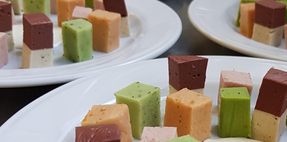 Terug textuur voor woonzorgcentrumbewoners met slik- en kauwproblemen